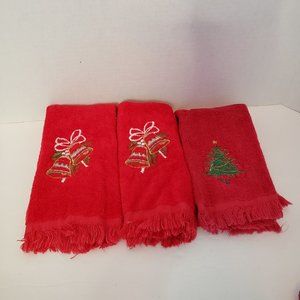 Vintage Christmas Fingertip Towels Lot of 3
